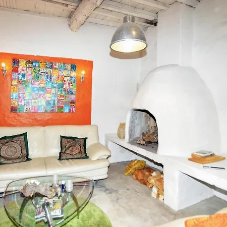 2 Bedroom Gorgeous In Des Corbier Villeseque-des-Corbieres