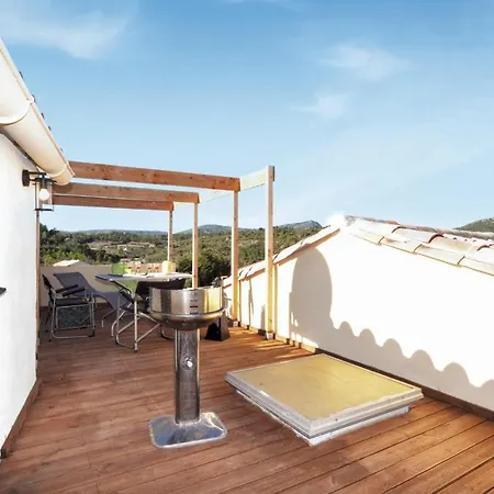 2 Bedroom Awesome In Des Corbier Сasa de vacaciones *
